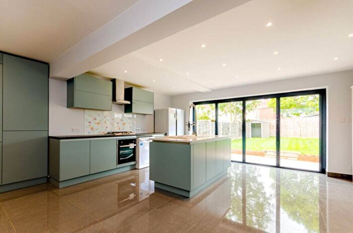 3 Bedroom End Of Terrace House To Rent In Gloucester Road, Stoughton, Guildford, GU2