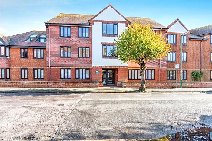 2 Bedroom Flat For Sale In Campbell Road, Bognor Regis, West Sussex, PO21