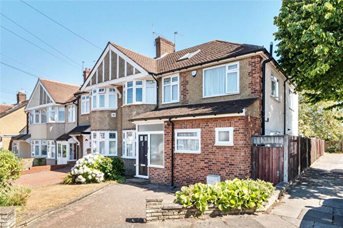 6 Bedroom End Of Terrace House For Sale In Weirdale Avenue, Whetstone, N20