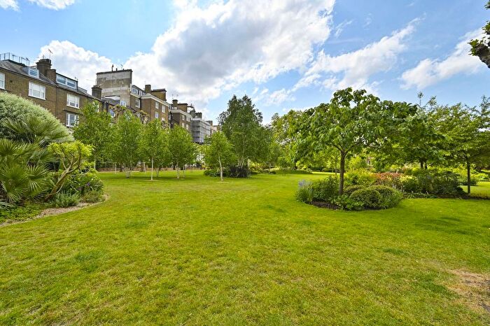 3 Bedroom Flat To Rent In Sutherland Avenue, Little Venice, London, W9