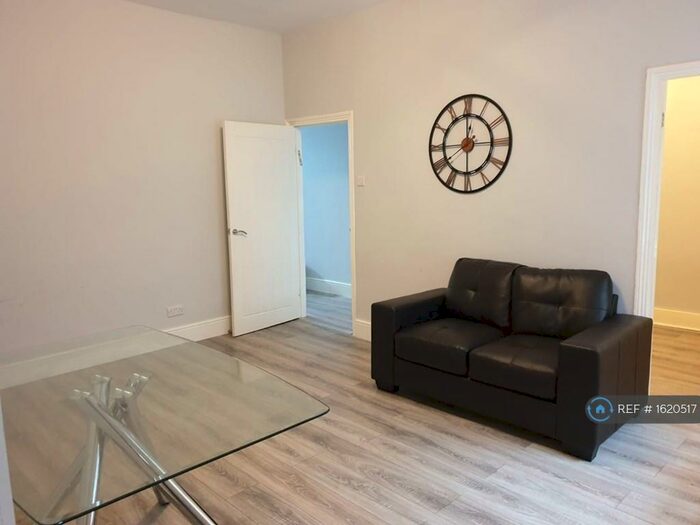 2 Bedroom Flat To Rent In Prince Consort Road, Gateshead, NE8