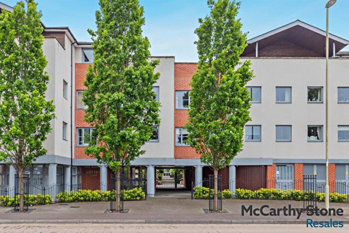 2 Bedroom Apartment For Sale In New Road, Basingstoke, RG21