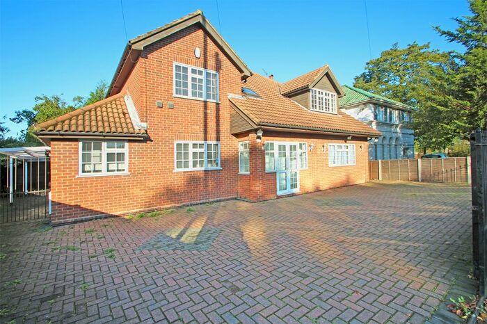 6 Bedroom Detached House To Rent In Park Road, Uxbridge, Middlesex, UB8