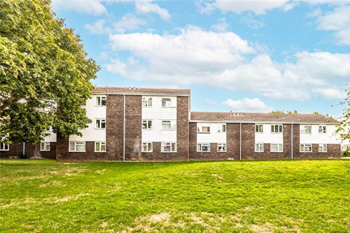2 Bedroom Apartment For Sale In Daisy Bank, Abingdon, Oxfordshire, OX14