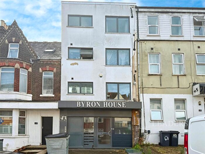 1 Bedroom Apartment For Sale In Cardiff Road, Luton, Bedfordshire, LU1