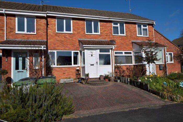 3 Bedroom Terraced House To Rent In Greenfields Avenue, Alton, GU34