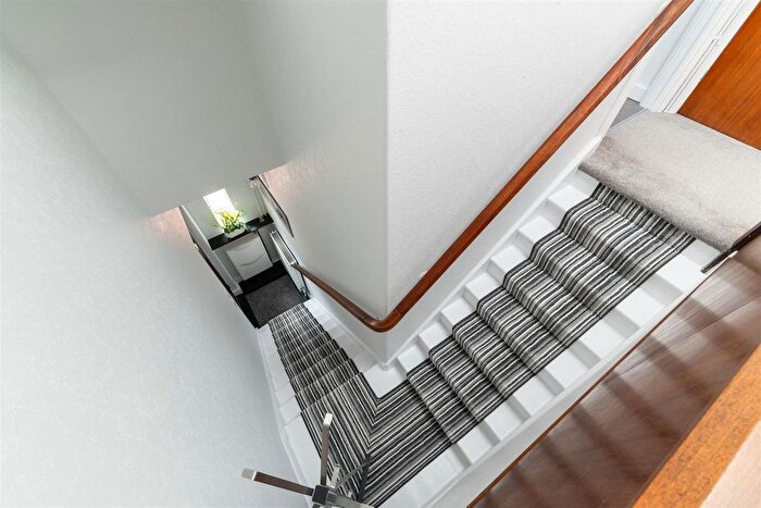 2 Bedroom Flat For Sale In Hermon Hill, Wanstead, E11