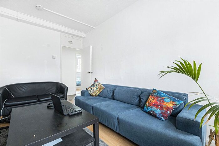 3 Bedroom Flat To Rent In Canrobert Street, Bethnal Green, London, E2