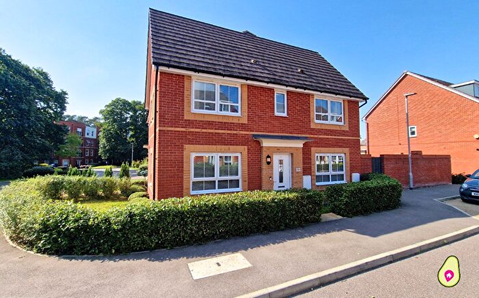 3 Bedroom End Of Terrace House For Sale In Compton Mead, Crowthorne, Berkshire, RG45