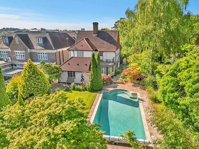 4 Bedroom Detached House For Sale In Totteridge Lane, Totteridge, N20