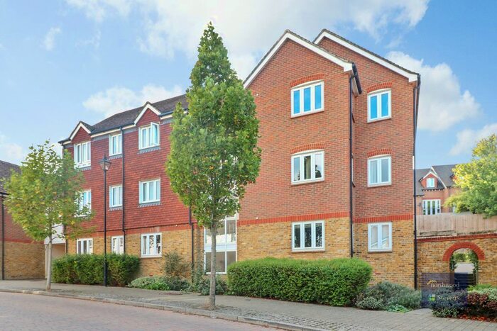 2 Bedroom Flat To Rent In Running Foxes, Singleton, Ashford, TN23
