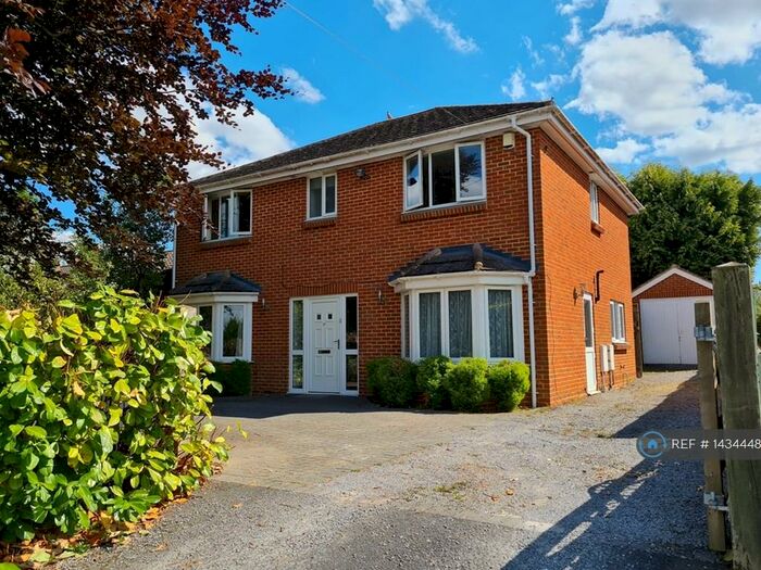 4 Bedroom Detached House To Rent In Linden Avenue, Old Basing, Basingstoke, RG24