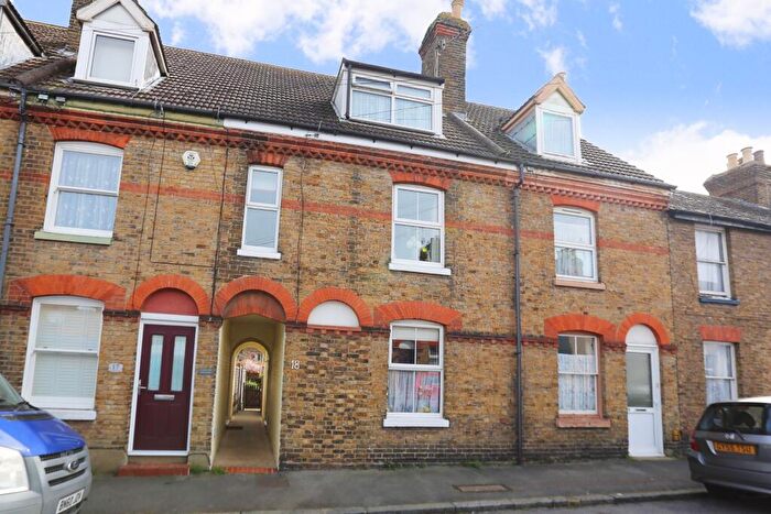 4 Bedroom Terraced House For Sale In St. Johns Road, Faversham, ME13