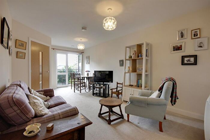 1 Bedroom Flat For Sale In Field Close, Cottingham, HU16