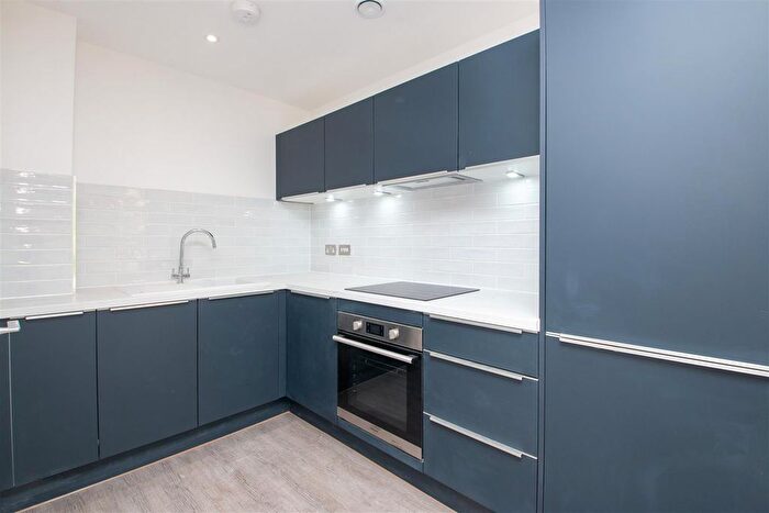1 Bedroom Flat To Rent In Silbury Boulevard, Milton Keynes, MK9