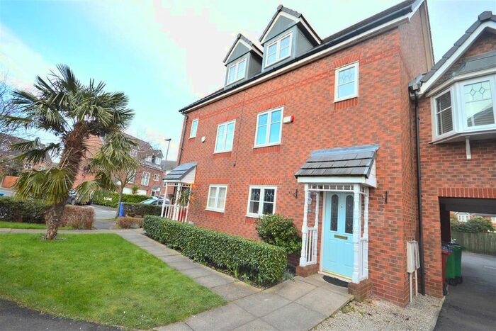 4 Bedroom Town House To Rent In Lawnhurst Avenue, Wythenshawe, Manchester, M23