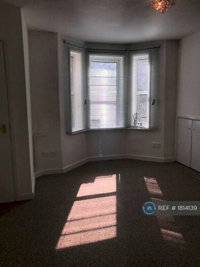 2 Bedroom Terraced House To Rent In Grove Road, Luton, LU1