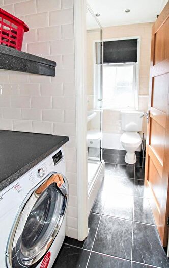 1 Bedroom Flat To Rent In Branksome House, Westgate Street, Cardiff, CF10
