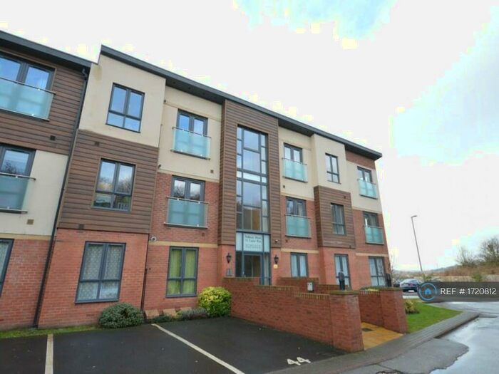 2 Bedroom Flat To Rent In Tudor Court, Leeds, LS11