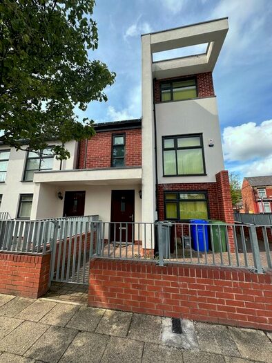 4 Bedroom End Of Terrace House To Rent In Blue Moon Way, Manchester, M14