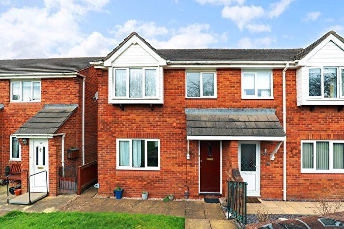 3 Bedroom Semi-Detached House For Sale In Tower Walk, Alphington, EX2