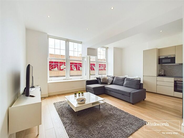 1 Bedroom Flat To Rent In Mcilroys Building, Oxford Road, Reading, Berkshire, RG1