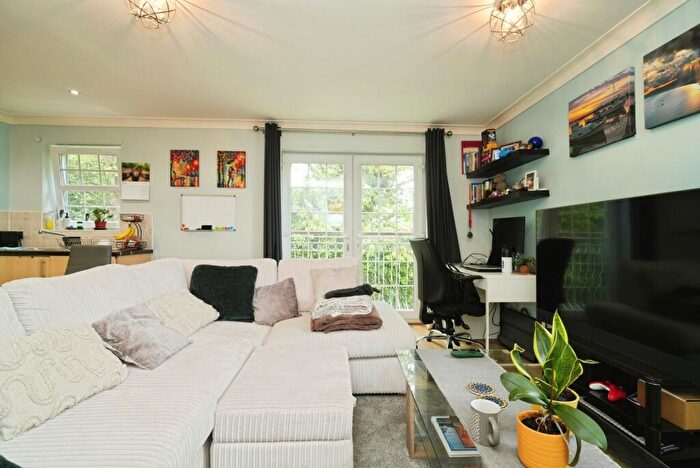 2 Bedroom Flat For Sale In Chaplin Close, Salford, Lancashire, M6