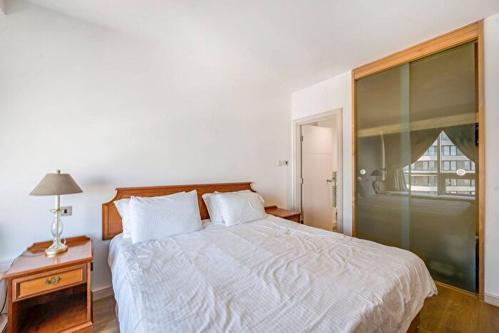 3 Bedroom Flat To Rent In The Panoramic, Westminster, London, SW1V