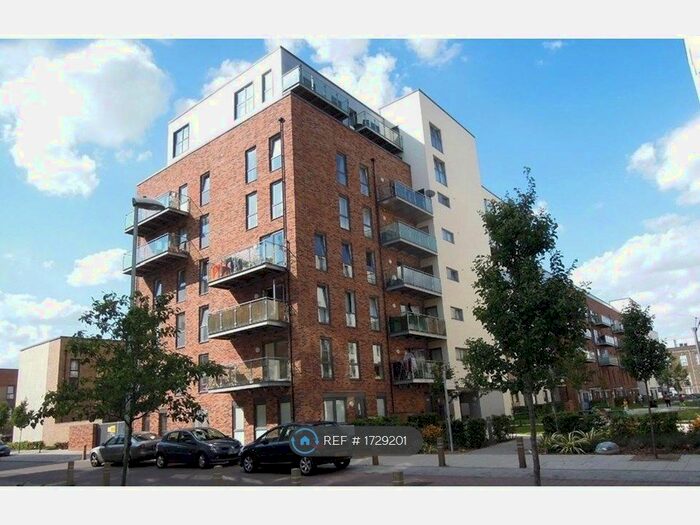 3 Bedroom Flat To Rent In Honour Gardens, Dagenham, RM8