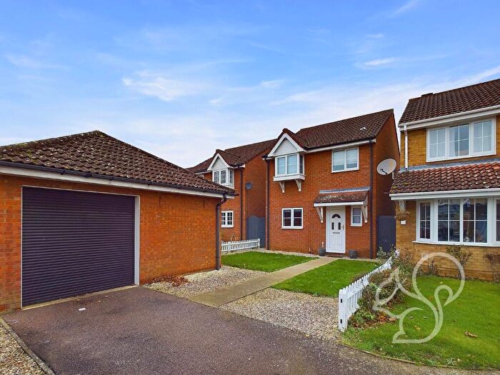 3 Bedroom Detached House For Sale In Scythe Way, Colchester, CO3