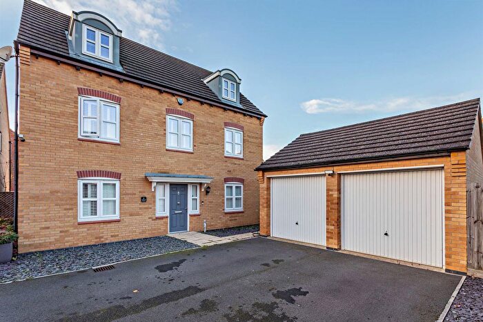 5 Bedroom Detached House For Sale In Littlecote Grove, Peterborough, PE4