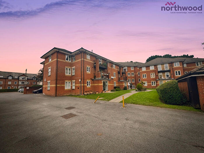 2 Bedroom Flat To Rent In St Annes Gate, SO15