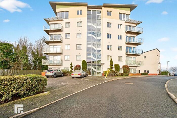 2 Bedroom Flat For Sale In Trem Elai, Penarth, CF64
