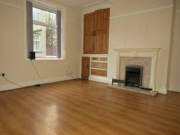 2 Bedroom House To Rent In Friendly Fold Road, Halifax, HX3