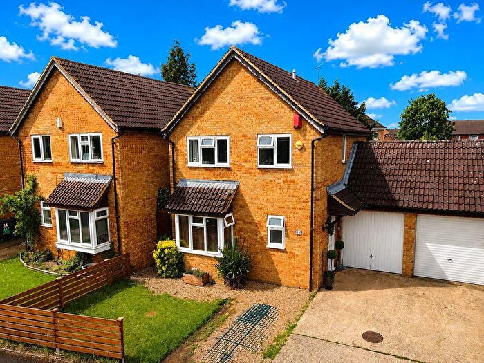 4 Bedroom Detached House For Sale In Ravenhill Way, Luton, Bedfordshire, LU4