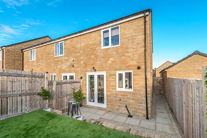 2 Bedroom End Of Terrace House For Sale In Jacquard Road, Skelmanthorpe, HD8