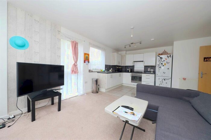 2 Bedroom Block Of Flats For Sale In East Croft House, Harrow, HA2