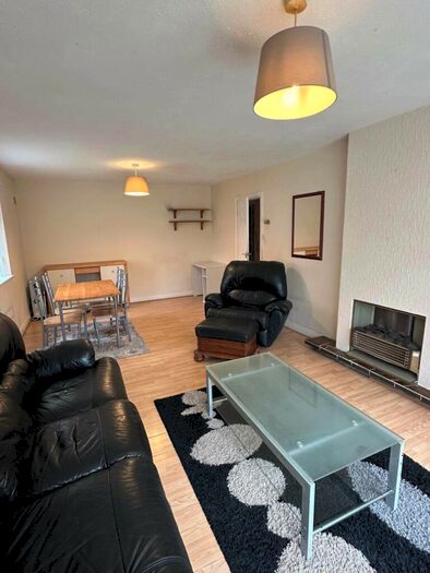 2 Bedroom Flat To Rent In Fog Lane, Didsbury, M20
