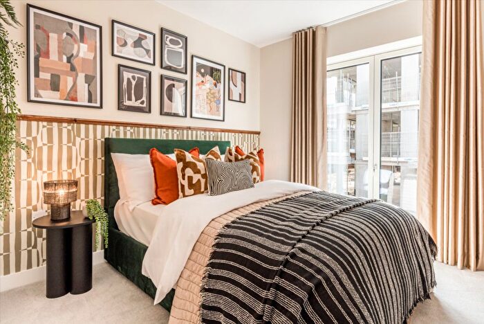 2 Bedroom Flat For Sale In Unit North Gate Park, Harringay, N15