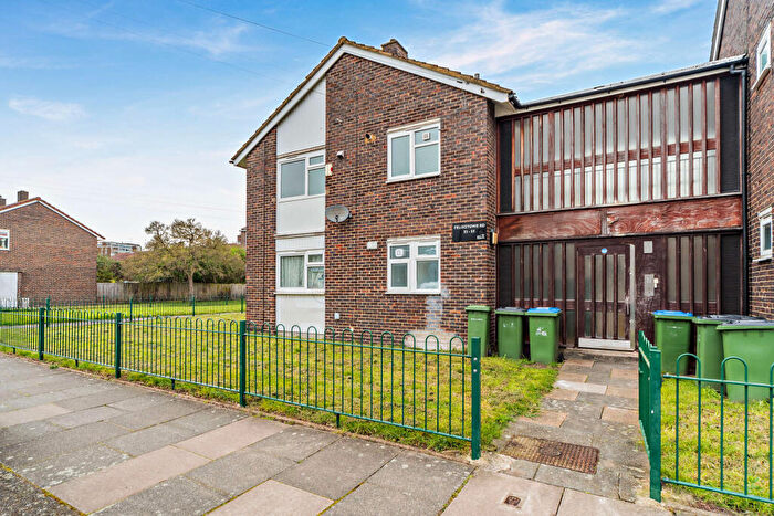 2 Bedroom Flat For Sale In Felixstowe Road, London, SE2