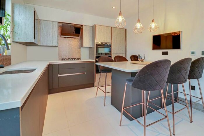 3 Bedroom Semi-Detached House To Rent In Crawford Road, Hatfield, AL10