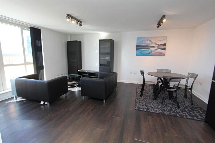 2 Bedroom Flat To Rent In Aspect, Leeds, LS2