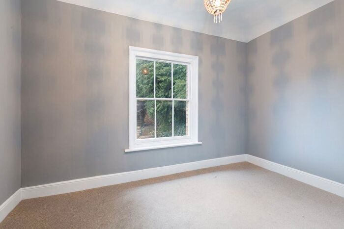 3 Bedroom Flat To Rent In London Road, Riverhead, TN13