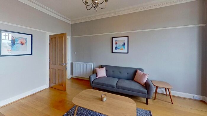 3 Bedroom Flat To Rent In Gilmore Place, Edinburgh, EH3
