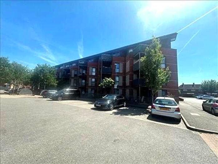 2 Bedroom Flat For Sale In Lewin Terrace, Bedfont, TW14