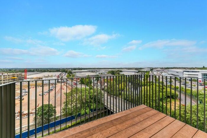 2 Bedroom Flat To Rent In Tillermans Court, Grenan Square, Greenford UB6