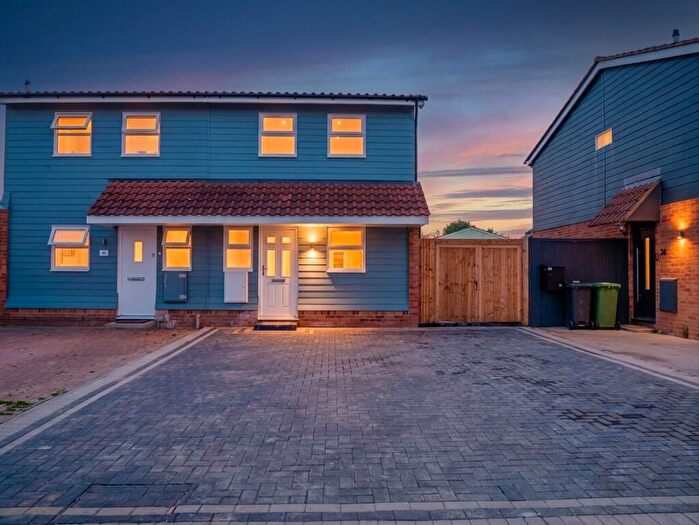 2 Bedroom Semi Detached House For Sale In Soane Street, Basildon, SS13