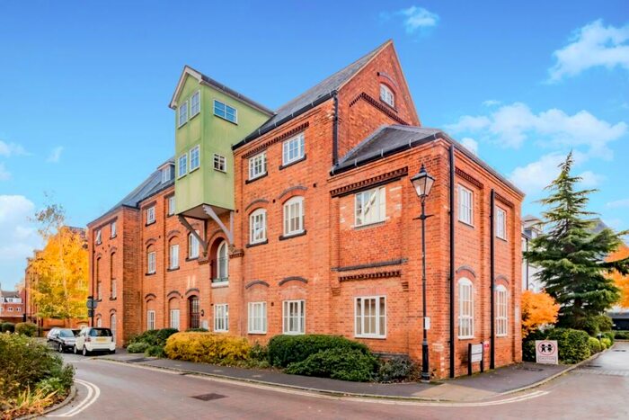2 Bedroom Apartment To Rent In Coopers Lane, Abingdon, OX14