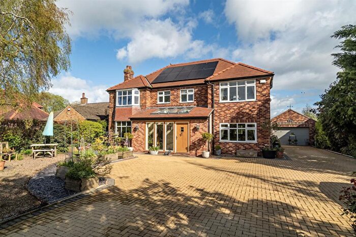 4 Bedroom Detached House For Sale In East Lane, Shipton By Beningbrough, York, YO30