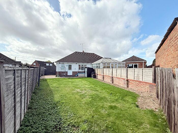 2 Bedroom Bungalow For Sale In Laburnum Grove, Warden Hills, Luton, Bedfordshire, LU3